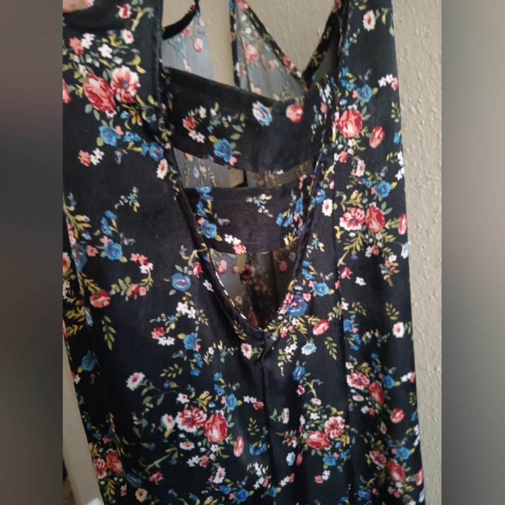 Dress - Picture 2 of 4